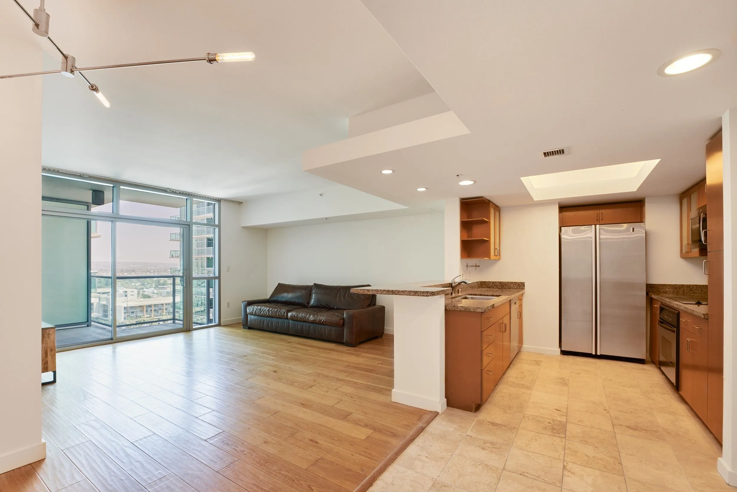 13700 Marina Pointe Dr #1527