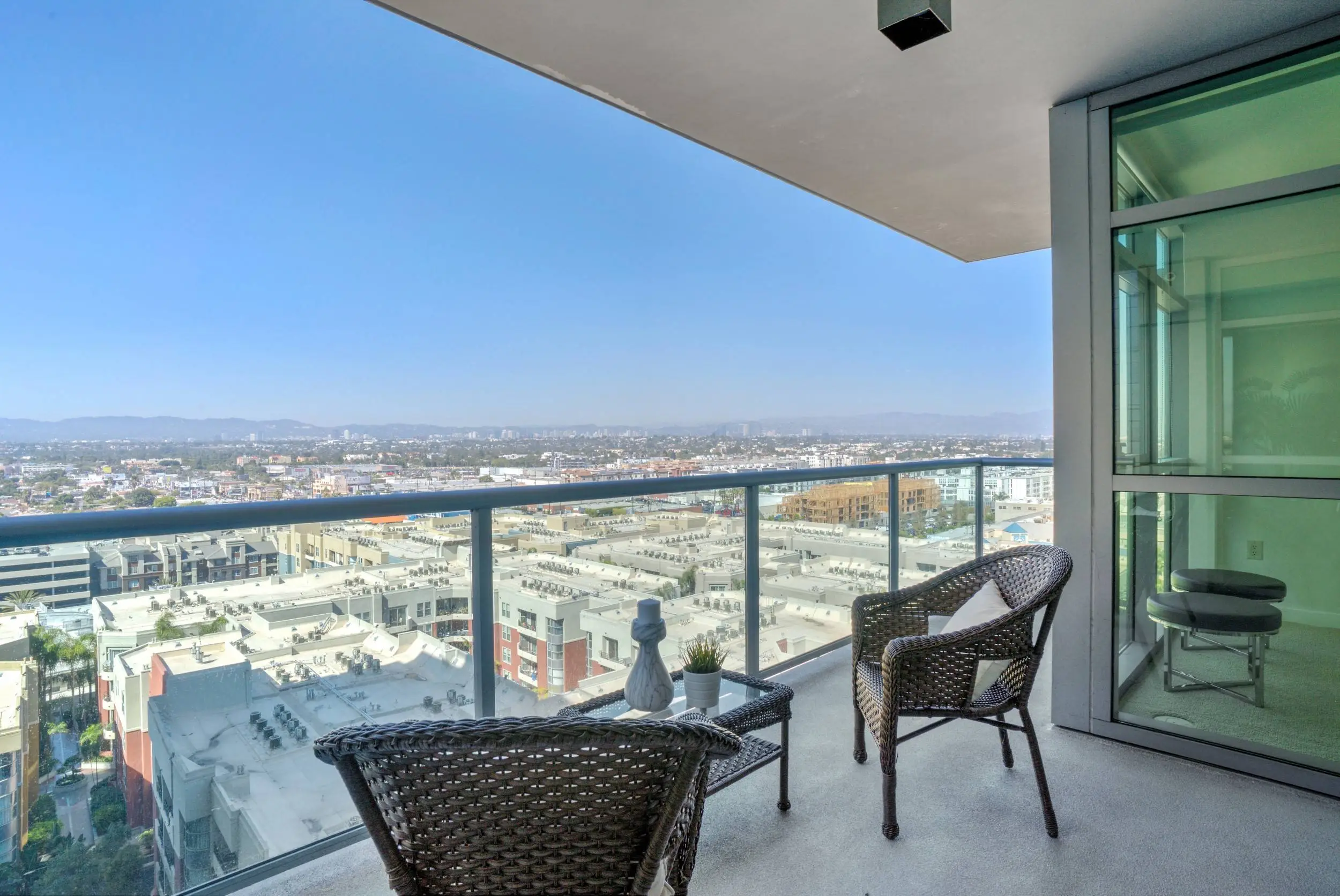 13650 Marina Pointe Dr #1406