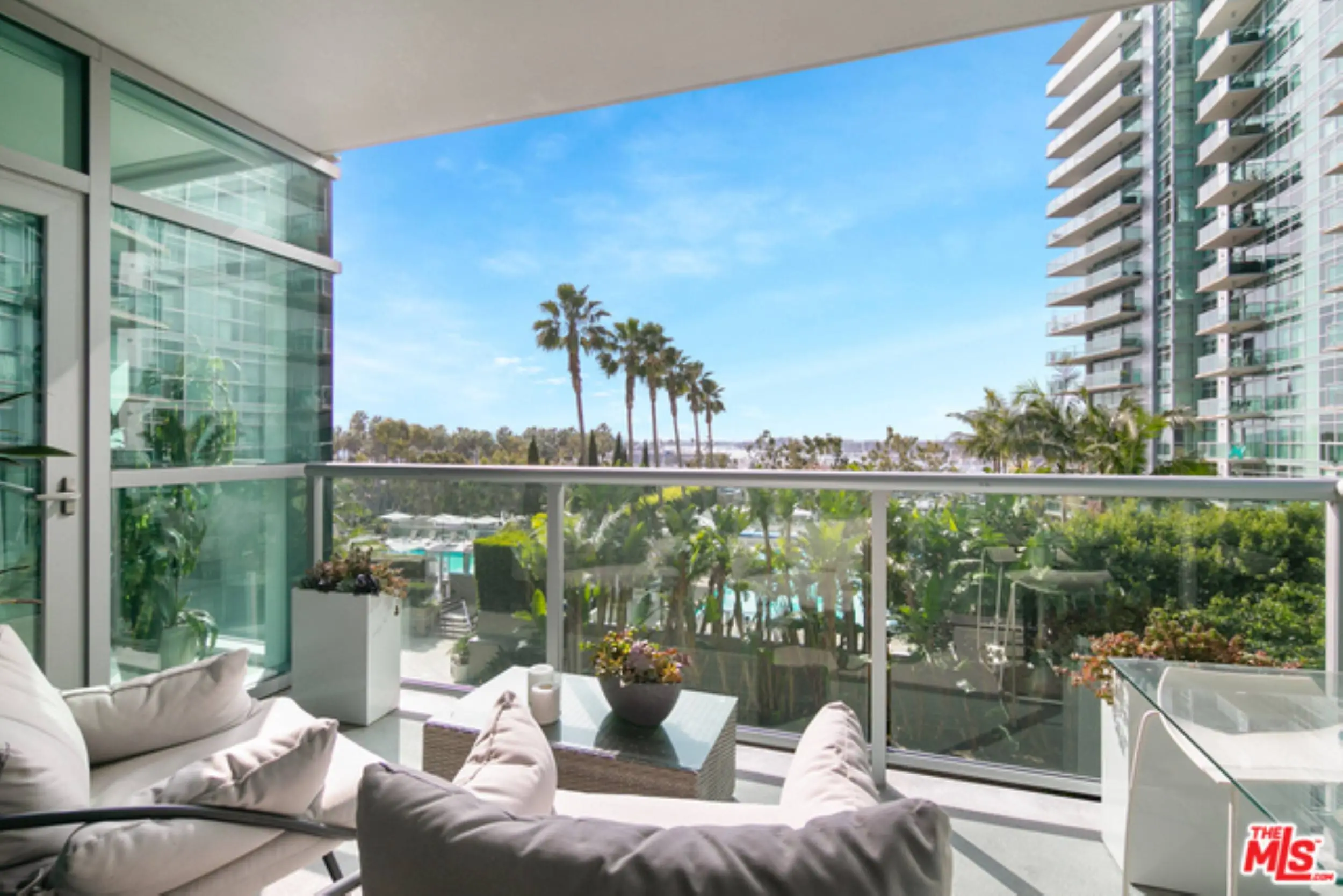 13650 Marina Pointe Dr #604